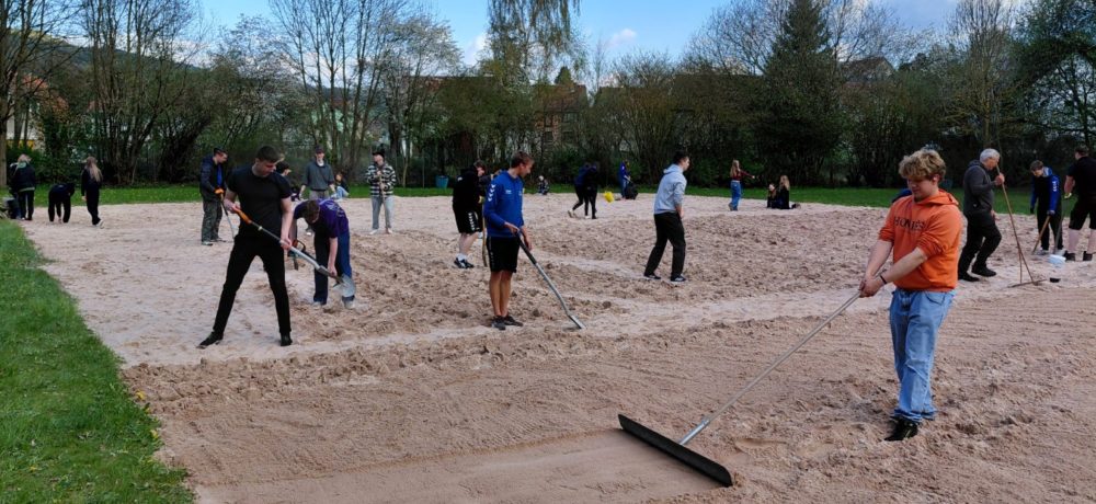 Arbeitseinsatz an der Beach-Anlage