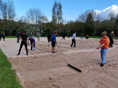 Arbeitseinsatz an der Beach-Anlage
