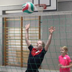 Ball-über-die-Schnur-Turnier der M.-Luther-Grundschule
